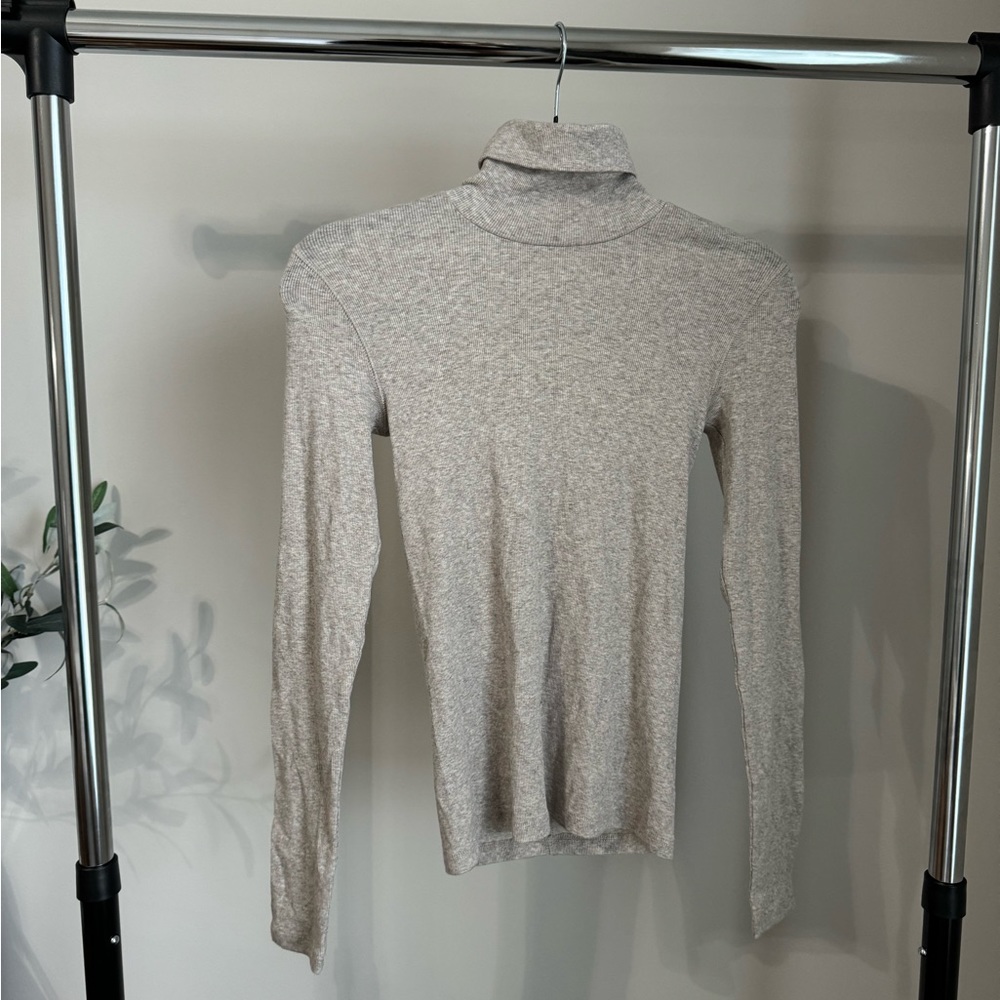 Everlane turtleneck